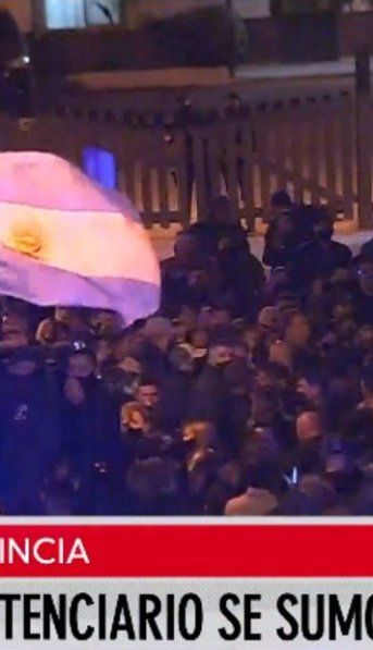 El Servicio Penitenciario se sumó a la protesta y acompañará el reclamo de la Policía Bonaerense