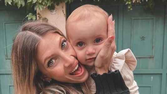 Cande Ruggeri mostró la particular actividad de su hija de un año y las redes la destrozaron