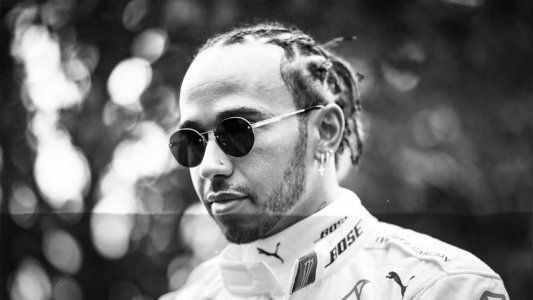 Lewis Hamilton: Estoy abrumado por la ira al ver un desprecio tan evidente por la vida de nuestra gente