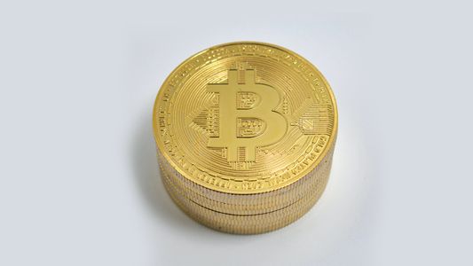 Cómo es la historia del bitcoin