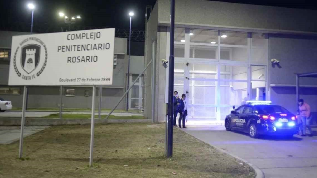 Balearon una cárcel rosarina y es el sexto ataque en menos de un año. (Foto: archivo)