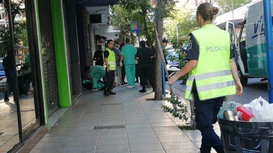 Femicidio en Mar del Plata: mataron a una policía mientras esperaba el colectivo y detuvieron a su ex pareja