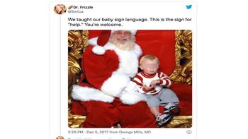 un nene uso lenguaje de senas para pedir ayuda mientras se sacaba una foto con papa noel un nene uso lenguaje de senas para pedir ayuda mientras se sacaba una foto con papa noel