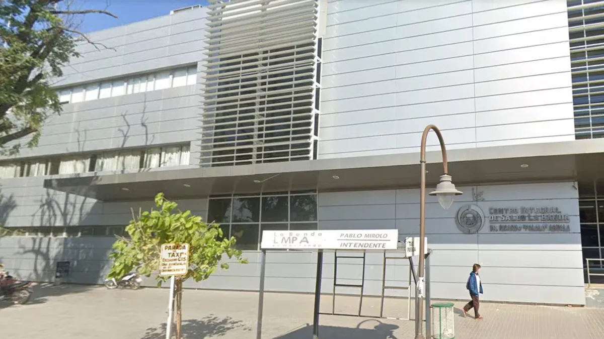 La mujer qued&oacute; internada con quemaduras en el 30% de su cuerpo. (Foto: Google Street View)