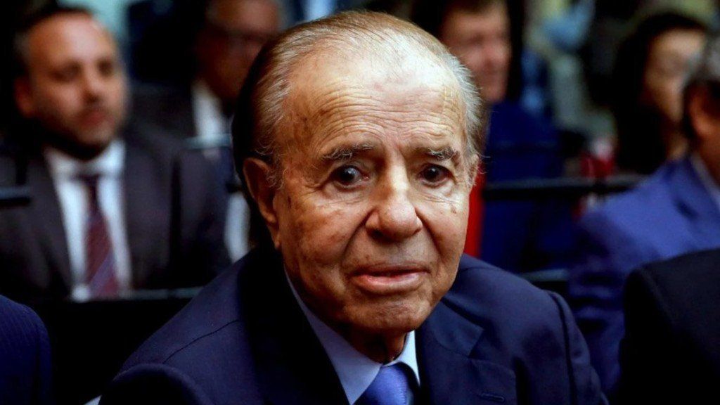 El médico de Menem aseguró que su estado es estable, aunque permanecerá internado