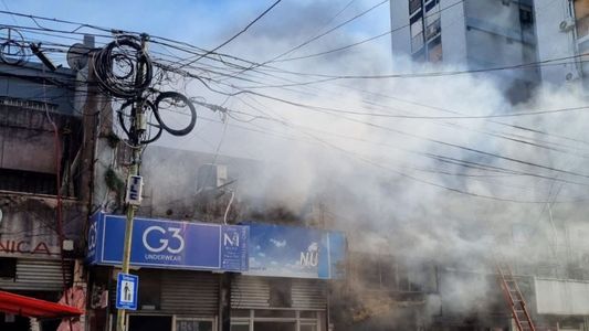 Incendio en Once: se prendió fuego un cotillón y hay al menos nueve personas con atención médica