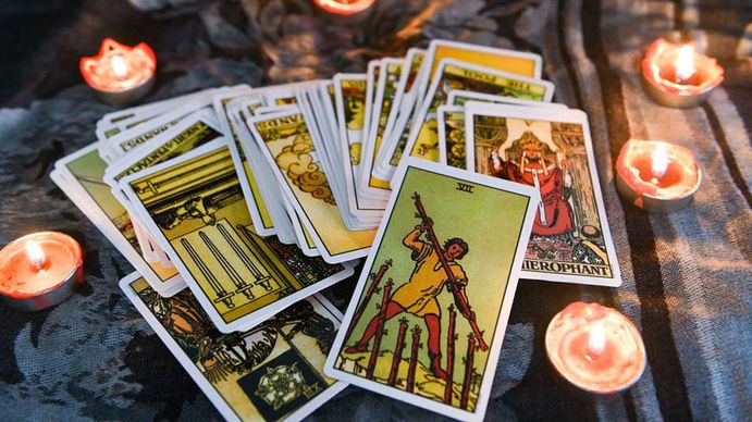 Elegí una carta del tarot y descubrí el mensaje que el universo tiene para vos