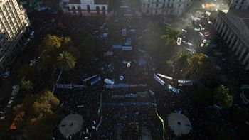 Marcha Universitaria: miles de docentes y estudiantes reclamaron en Plaza de Mayo por financiamiento