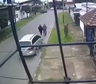 Una jubilada caminaba con su pareja, de la nada apareció un auto y la atropelló: el conductor escapó