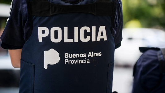 Un comisario cobraba $100 mil para custodiar a comerciantes y después mandaba a un civil con un arma de juguete