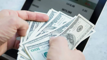 El dólar blue volvió a alcanzar su recórd nominal: a cuánto cotiza la divisa este martes