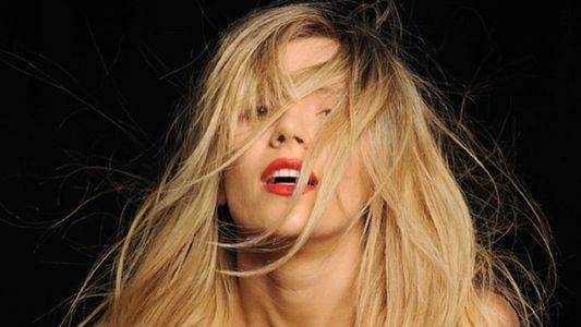 Laurita Fernández y el productor de Bienvenidos a bordo, juntos y a los chapes