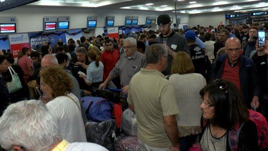 Por un desperfecto provocado por la tormenta se cancelaron varios vuelos en Aeroparque