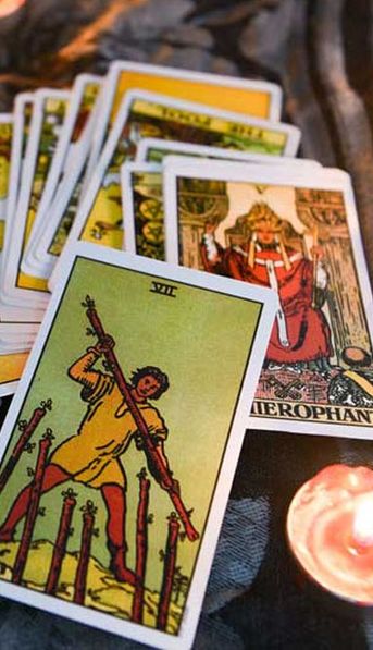 Elegí una carta del tarot y descubrí el mensaje que el universo tiene para vos