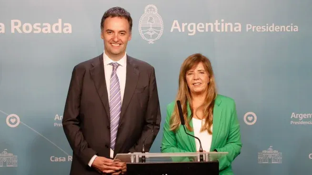 La transición también incluyó a los voceros. (Foto: X)