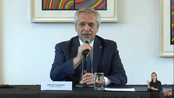 El presidente Alberto Fernández brindó una conferencia sobre Desafíos globales: una perspectiva latinoamericana en la Universidad The New School, en la previa a su disertación ante la Asamblea General de las Naciones Unidas (ONU) (Foto: captura de&nbsp; YouTube Casa Rosada).&nbsp;