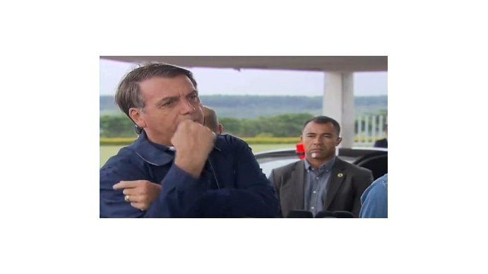 Bolsonaro aseguró que el test de coronavirus al que se sometió dio negativo y cargó contra los medios
