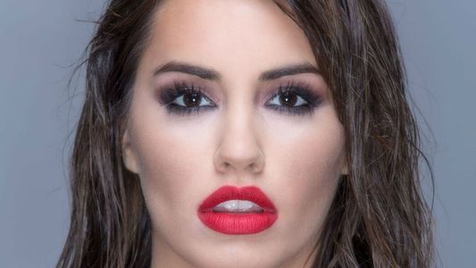 Lali Espósito se incorpora a una serie y se pone las plumas como vedette