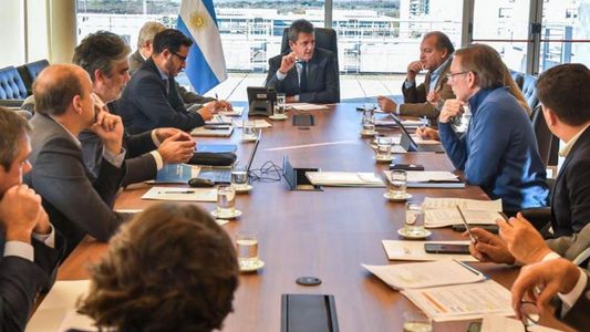Sergio Massa continúa con sus funciones como ministro y se reúne hoy con su equipo económico