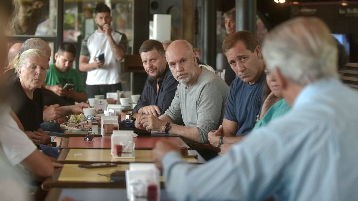 Horacio Rodríguez Larreta recorrió La Plata y dialogó con los vecinos (Foto: Twitter de Larreta).