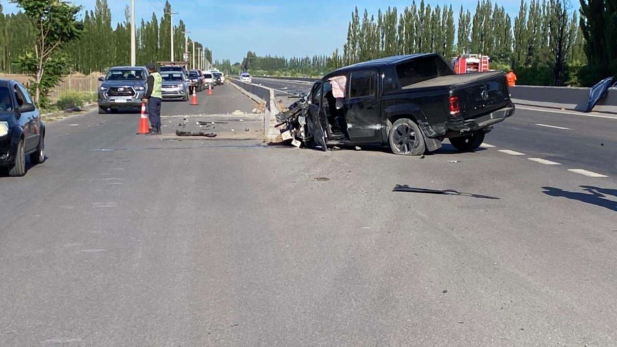 La camioneta que hoy chocó contra un vehículo familiar y ocasionó la muerte de cuatro personas