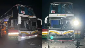 No se mató nadie de pedo: así quedaron los micros de los hinchas de Estudiantes tras el fuerte choque