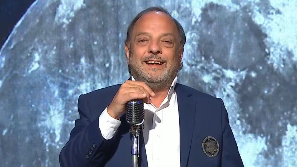 El periodista volvió a referirse al festejo por el Día de la Democracia el viernes pasado y fulminó al Gobierno.