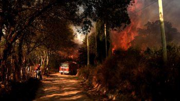 Córdoba: siguen los incendios en las Sierras y hay un detenido