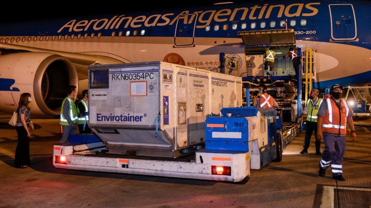 Aerolíneas Argentinas ya prepara un nuevo viaje hacia Moscú para buscar un nuevo lote de vacunas Sputnik V