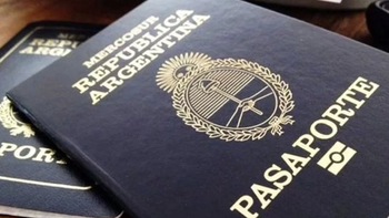 El Gobierno pidió devolver pasaportes con fallas de seguridad: a quiénes afecta y cómo hacer el trámite