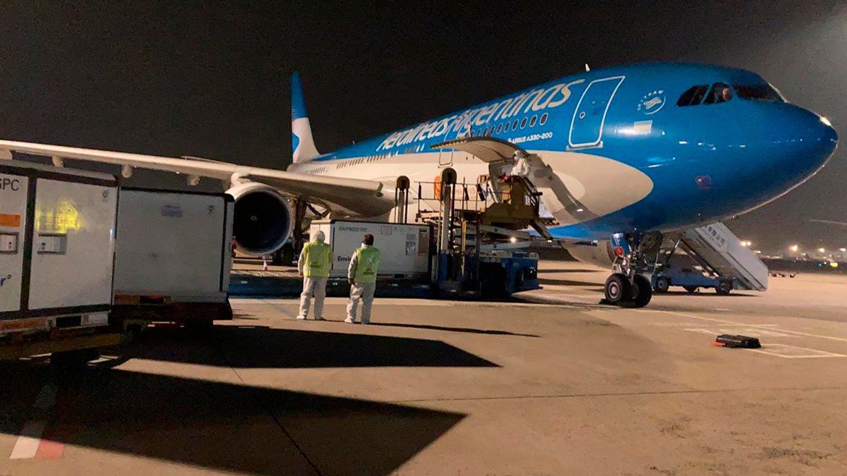 Despegó desde Moscú el undécimo vuelo de Aerolíneas Argentinas con 500.000 vacunas.