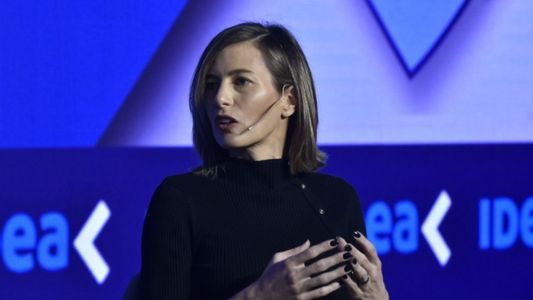 Randazzo dio el batacazo y se quedó con una dirigente de la UIA que había compartido un acto con Alberto