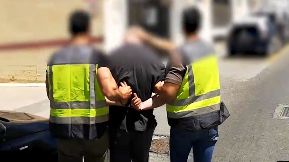 Un hombre sueco, detenido en M&aacute;laga por dirigir una banda que recluta menores de pa&iacute;ses n&oacute;rdicos para convertirlos en criminales. (Foto: Captura de TV)