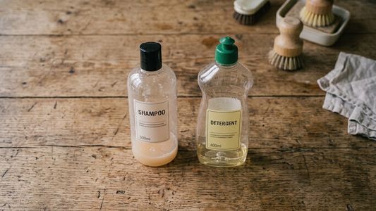 Queda poco shampoo o detergente: el error que muchos cometen al agregar agua