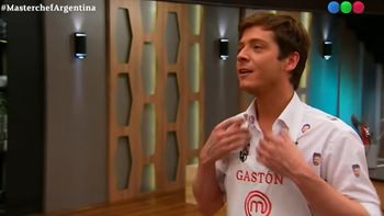 MasterChef Celebrity: la divertida reacción de Damián Betular al ver su cara en la camisa de Gastón Dalmau