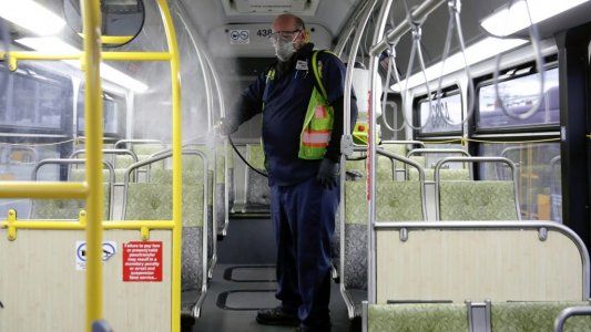 Coronavirus: El Gobierno decreta licencia preventiva (con goce de sueldo) a trabajadores que viajaron al exterior