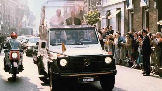 Estreno hace 40 años: El Papamóvil basado en la Clase G de Mercedes-Benz