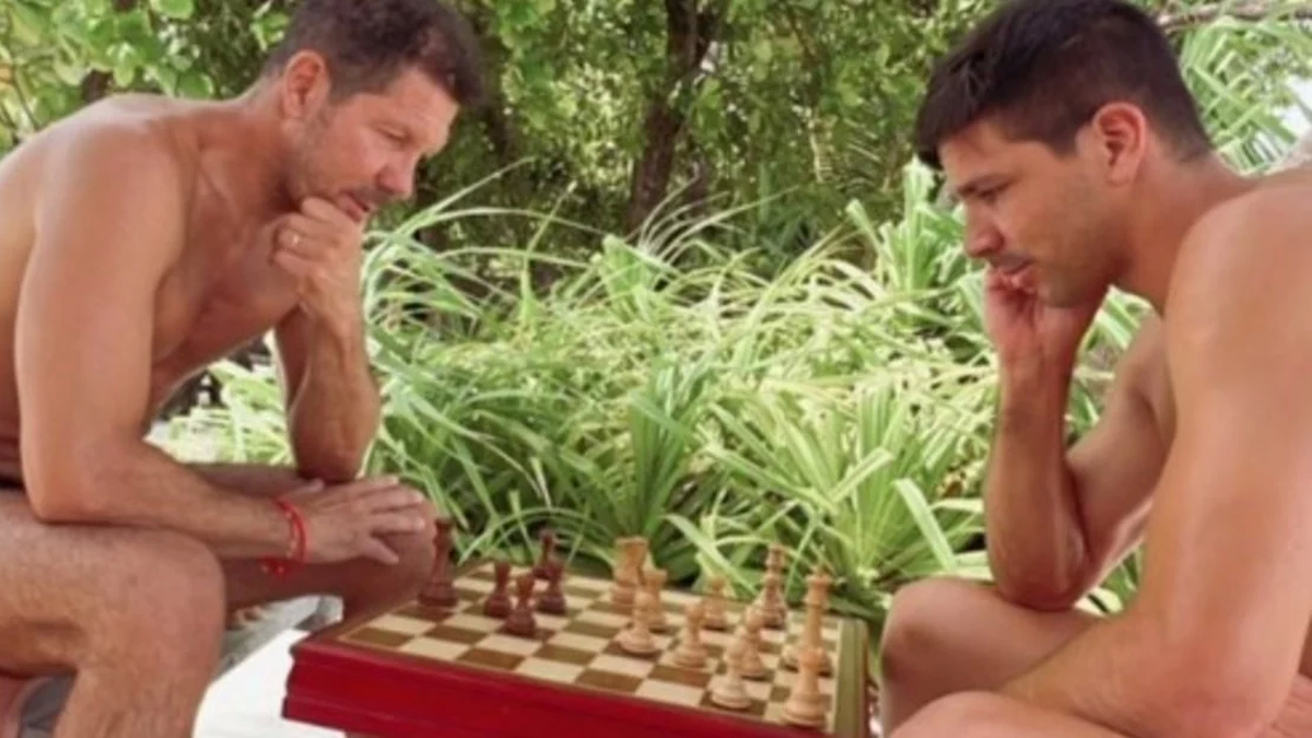El Cholo Simeone subió una foto jugando al ajedrez y se hizo viral por muchos detalles