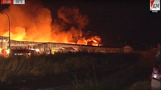 Se incendia la fábrica textil más grande de La Plata