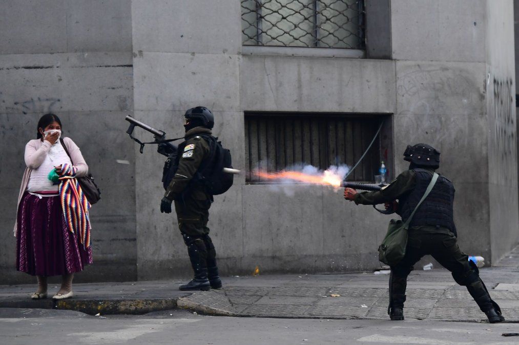 Día de furia: el minuto a minuto de los periodistas echados por el gobierno interino de Bolivia
