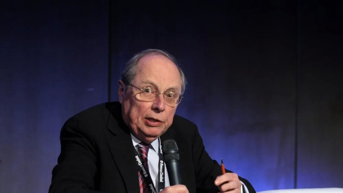 Un prestigioso economista advirtió sobre los riesgos del bimonetarismo.&nbsp;