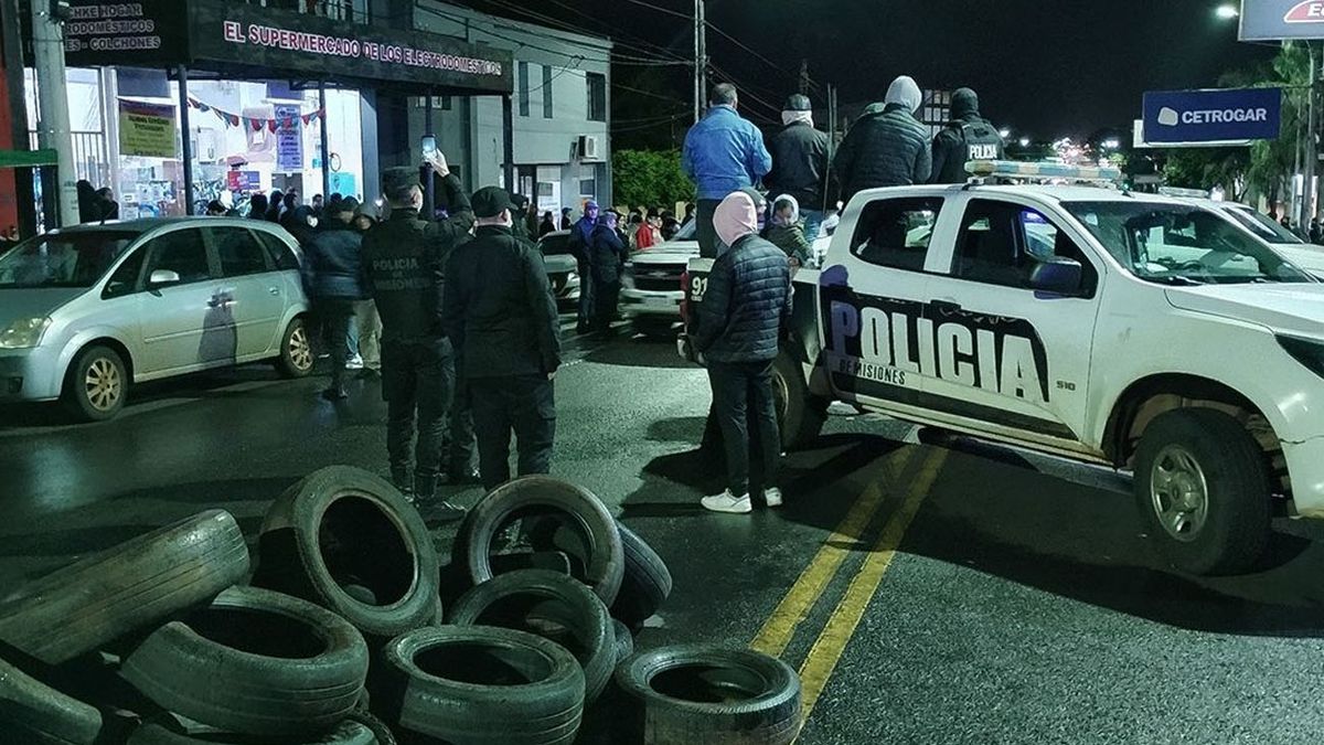 Cuarto día de acampe policial en Misiones: no hubo acuerdo y ...