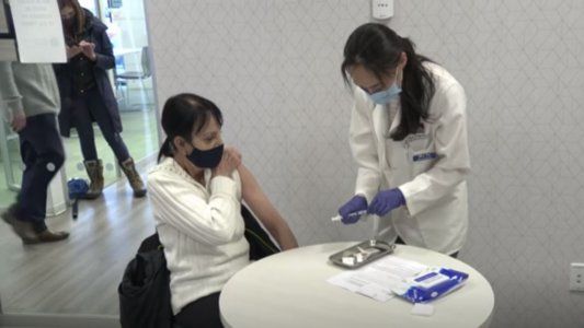 Estados Unidos superó los 100 millones de vacunados y quiere llegar al 4 de julio con inmunidad de rebaño