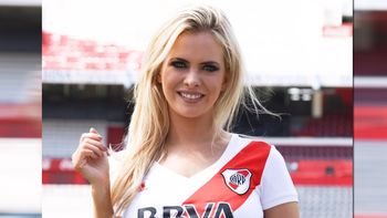 Alejandra Maglietti fue la voz del estadio de River en el partido ante Quilmes