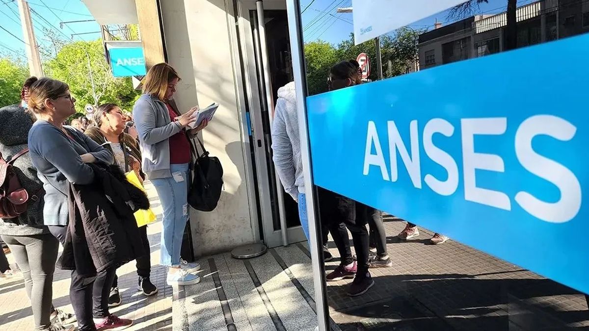 ANSES contin&uacute;a con el calendario de pagos de abril 2024, que incluye una iniciativa de $202.000 dirigida a personas desempleadas.