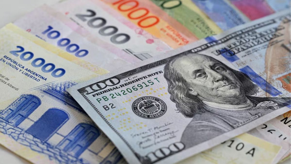 El dólar oficial subió este jueves y quedó al borde de los $1400 (Foto: Archivo) El dólar oficial subió este jueves y quedó al borde de los $1400 (Foto: Archivo)