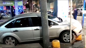 Video | Desesperación de una mamá en Hurlingham: le robaron el auto con sus dos nenes adentro