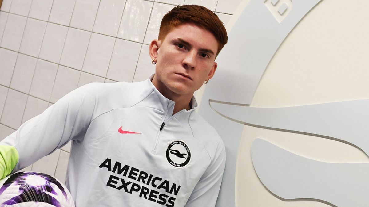 La insólita respuesta del DT del Brighton cuando le consultaron si el Colo Barco está listo para debutar