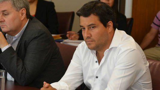 Un diputado denunció que fue a comprar figuritas del mundial y no le vendieron porque vota a favor de la legalización del aborto