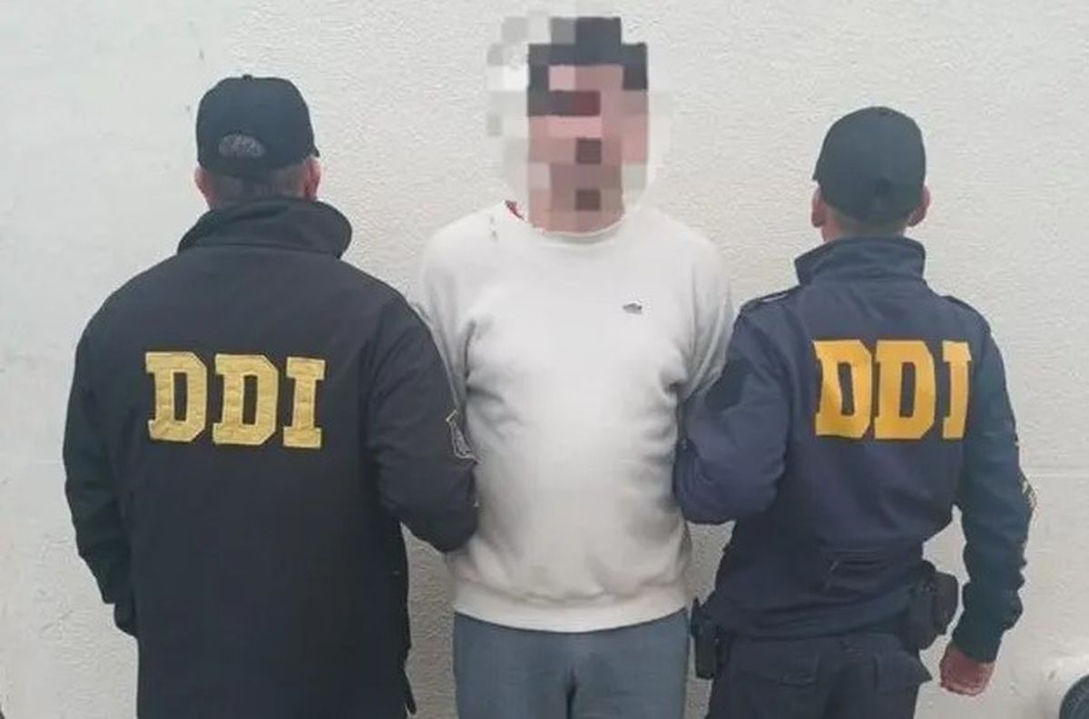 Una red de estafas operaba desde tres cárceles bonaerenses y organizaba robos. (Foto: La Voz)